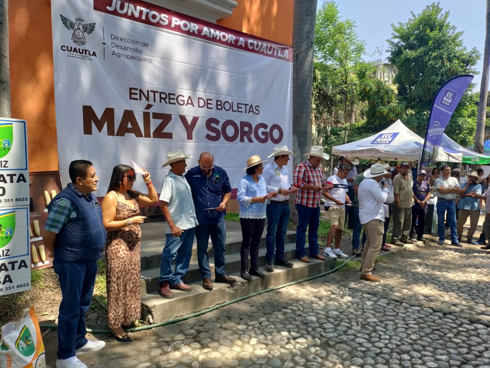 Entrega Gobierno De Cuautla Las Boletas De Maíz, Sorgo Y Alimento Piscícola A Ejidatarios De Los Ejidos Del Municipio